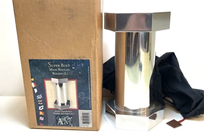 Modelos Auténticos "Super Bolt" Escultura Escondite Seguro Tamaño Grande Foto 1 de 4