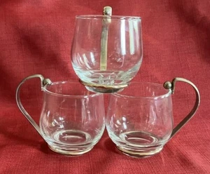 Set 3 tazze vintage metà secolo moderne in vetro con manici placcati argento - Foto 1 di 9