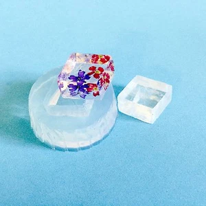 CLEAR SILICONE MOLD, (MP001). RHOMBUS CRYSTAL PENDANT   - Picture 1 of 5