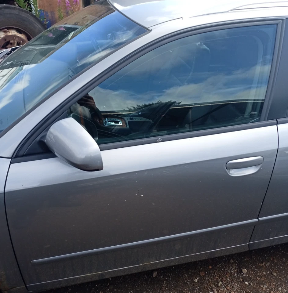 PUERTA DELANTERA LADO PASAJERO AUDI A4 ESTATE B6 MK2 2002-2005 Foto 1 de 1