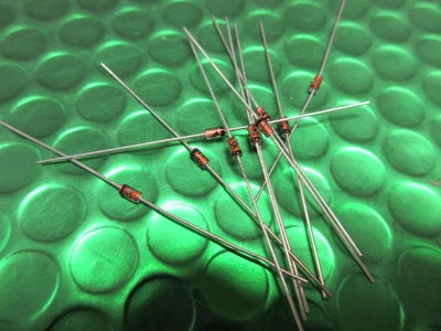 FAIRCHILD SEMICONDUCTOR 25 x 1N4454, FAIRCHILD DIODE, ULTRA FAST, 0.2A, 200mA, 75V, DO-35. UKSTOCK