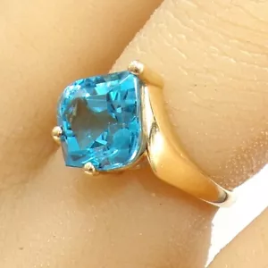 Unique Odd Cut Blue Topaz Solitaire 14K Yellow Gold Ring Size 6 LLE2 - Picture 1 of 4