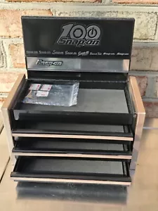 Snap On Tools 100. Jubiläum 3 Schubladen Mini Micro Werkzeugkiste Rückseite mit Goldrand - Bild 1 von 7