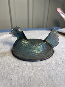 Vintage Indiana Glass Carnival Glass iridescent blue nesting hen, top only. - Picture 1 of 4