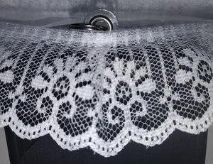 Wrights Ruffled Sewing Lace White 1.5" Wide 9 Yard Spool NEW! - Picture 1 of 2