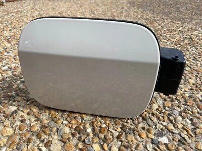 VW JETTA 2011-2018 llenador de combustible puerta del tanque de gasolina en blanco caramelo OEM diésel Foto 1 de 4