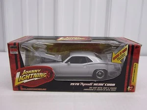 1970 Plymouth Hemi Cuda Silver Diecast 1:24 scale Johnny Lightning - Picture 1 of 2