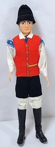 Muñeca de plástico de 9" hombre yugoslavo vestido popular traje tradicional europeo vintage - Imagen 1 de 8