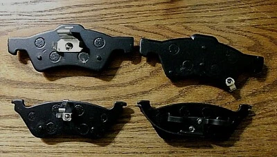 Pastillas de freno delanteras y traseras para Chrysler Town & Country Dodge Caravan 2001-2007 NUEVAS Foto 1 de 4