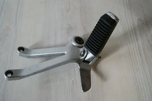 Suzuki VX 800 VS51B Bj. 1996 Fußrastenanlage Beifahrer Sozius rechts - Bild 1 von 2