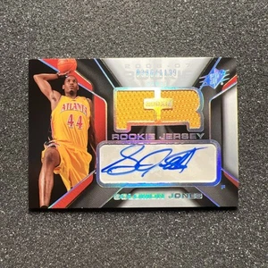 2006-07 UD Spx SOLOMON JONES #129 Rookie JERSEY AUTO /1199 - NBA HAWKS RPA - Picture 1 of 4