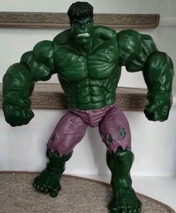 Vintage Disney Marvel - The Incredible Hulk 14" Articulated Punch Action Figure - Picture 1 of 9