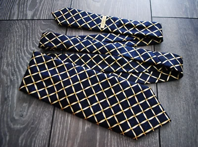 BVLGARI BULGARI PARA HOMBRES PIZZIGONI AZUL ORO GEOMÉTRICO CUADROS 100% SEDA ITALIA RARO Foto 1 de 4