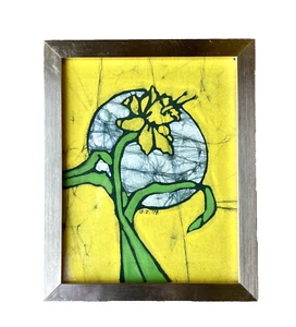 Narciso Batik vintage incorniciato di Deborah Zuckerman in giallo e verde, 11+" x 9+" - Foto 1 di 7