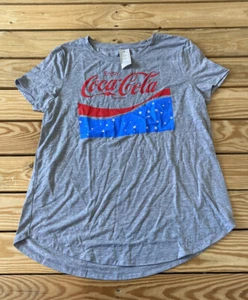 coca cola 1971 NWT $24.90 women’s logo t Shirt Size M grey i8 - Picture 1 of 6