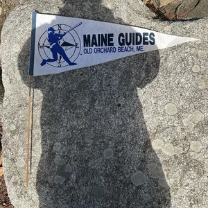 MAINE GUIDES Defunct Vintage Full Size Wimpel Old Orchard Beach, ME - Bild 1 von 9