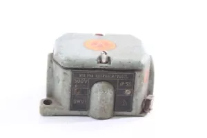 alter Endschalter Schaltkontakt Kontaktsystem Endlagenschalter Schalter 500V 6A - Bild 1 von 7