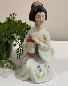 Vtg Seizan Bisque Porcelain Kneel Geisha Girl Floral Jug Japan Statue Figurine - Picture 1 of 6