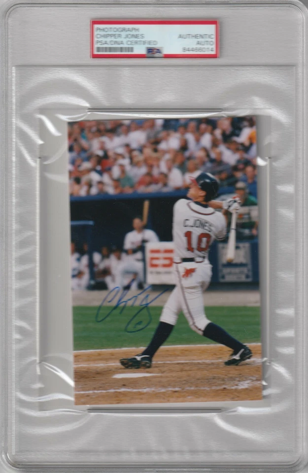Autographed Chipper Jones 4x6 photo HOF PSA/DNA certified - Image 1 of 1