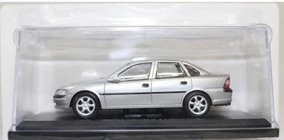 1/43 Hachette Japanese Car Collection Opel Vectra (1995) - Image 1 of 3