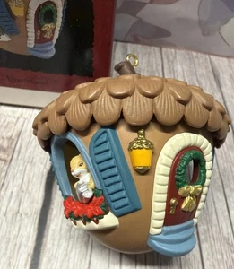 1994 Hallmark Keepsake New Home Acorn Squirrel Ornament - Picture 1 of 3