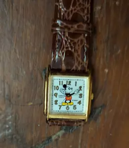 Orologio vintage Lorus Topolino con quadrante quadrato cinturino coccodrillo V811-5370 PULITO EC - Foto 1 di 15