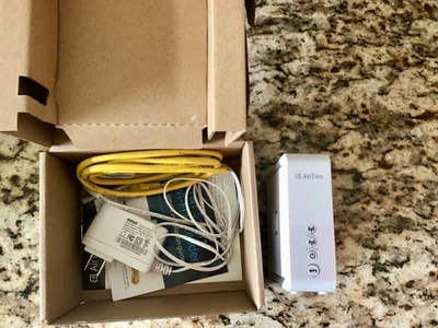 WiFi AirTies Smart Mesh  Extender Model Air 4920 - Image 1 of 4