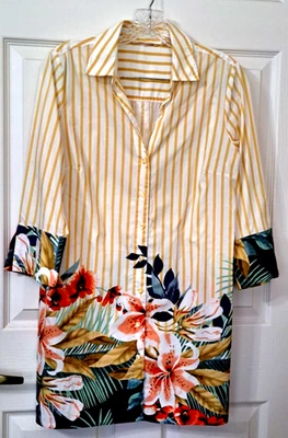 Túnica de mujer Soft Surroundings M multicolor manga 3/4 abotonada floral a rayas Foto 1 de 4