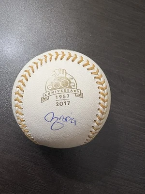 Guante de Oro 60 Aniversario Firmado por Yadier Molina Cardenales Certificado de Autenticidad JSA Automático Foto 1 de 3