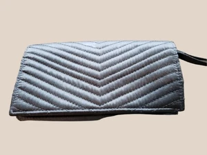 Pochette vintage Neiman Marcus con cinturino da polso - Foto 1 di 3