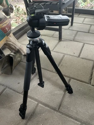 Manfrotto 190XB Tripod - With a 322RC2 Squeeze Adjustable Head Read Description - Image 1 of 4