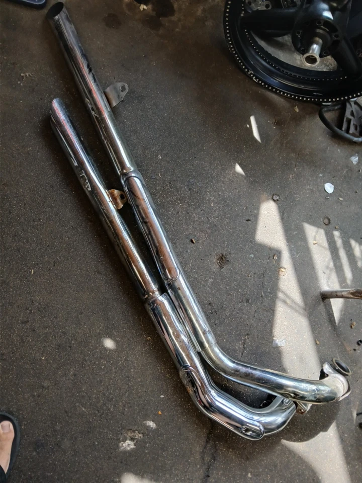 Yamaha V Star 1100 XVS1100 2007 tubo de escape silenciadores de repuesto Foto 1 de 4