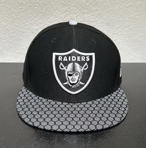 Las Vegas Raiders New Era 2017 Sideline Official 59FIFTY Fitted Hat Size 7 3/4 - Picture 1 of 14