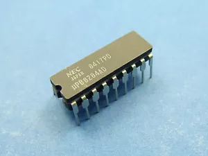 Generador de reloj y controlador uPB8284A para procesadores 8086/8088; NEC 8284 IC CERDIP - Imagen 1 de 3