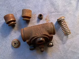 LOCKHEED MG TC Rebuildable Rear Wheel Brake Cylinder for MG TC - Picture 1 of 3