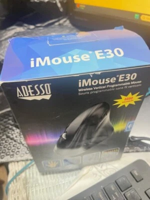 Adesso iMouse E30 2.4 GHz Wireless Vertical Programmable Mouse(V19) - Image 1 of 4