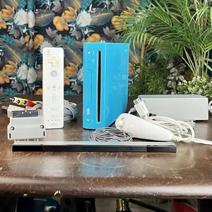Blue NINTENDO Wii CONSOLE & CONTROLLER & CABLES Tested Working RVL-101 PAL UK - Picture 1 of 20