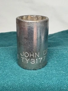 Vintage John Deere TY3177 11/16" 12-poin 1/2" Drive Socket - Made in USA - Foto 1 di 5