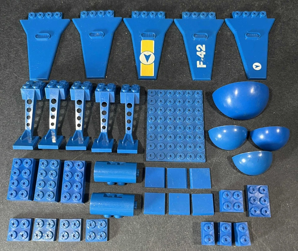 Lote de juguetes vintage de piezas de construcción de carpa años 70-80 Foto 1 de 1