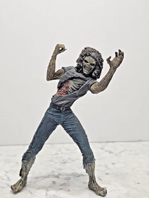 🎸 Figura de acción McFarlane Toys Iron Maiden “Killers” Eddie Super Stage Foto 1 de 4