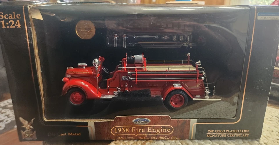 Road Signature Models 1:24 Signature Series #20058 1938 Ford Fire Engine - NUEVO Foto 1 de 4