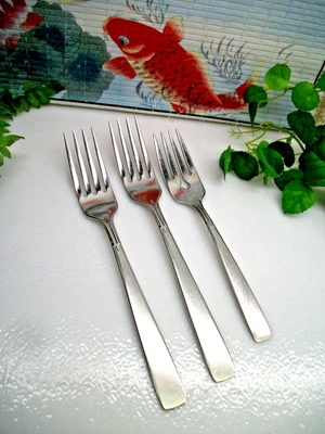 Oneida Deluxe   SATIN ACCENT   Stainless Steel  Dinner Forks & Salad Fork   USA - Image 1 of 4