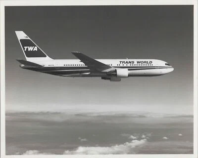 TWA TRANS WORLD AIRLINES BOEING 767 N602TW ORIGINAL VINTAGE MANUFACTURERS PHOTO - Image 1 of 2