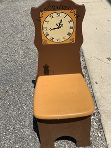 Hickory Dickory Dock. Die Maus 🐁 lief die Uhr hoch 🕰️ Hocker🪑 - Bild 1 von 2