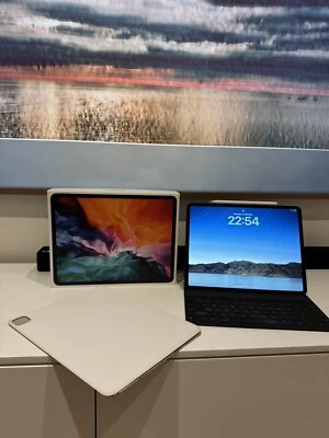 iPad Pro 12.9'', 4. Gen., 256GB, + Pencil 2. Gen +  Smart Keyboard + Smart Folio - Bild 1 von 4