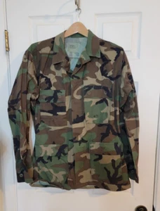 BDU Woodland Camouflage Mantel 4 Taschen Größe Medium Regular SN 8415-01-084-1647 - Bild 1 von 5