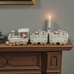 Lenox Holiday Traditions Weihnachtszug 3-teiliges Set Lokomotive & 2 Wagen ohne Karton - Bild 1 von 14