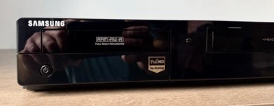 Samsung DVD-VR375 VHS/DVD Combo Recorder Player VCR, HD Up-Scaling, No Remote - Image 1 of 3