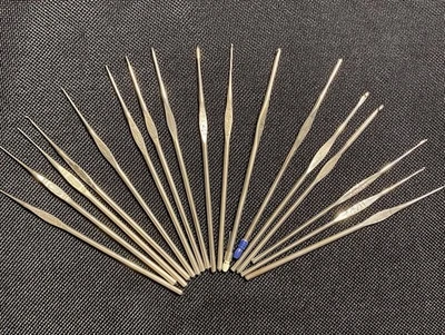 Vintage 17 Crochet Hooks Various Brands Sizes Boye/Bates/Millward/DeLux/Loreal - Image 1 of 4