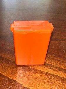 TUPPERWARE Mini Coctelera Personal Tamaño Bolsillo Dividida Sal Pimienta Naranja 1861 - Imagen 1 de 3